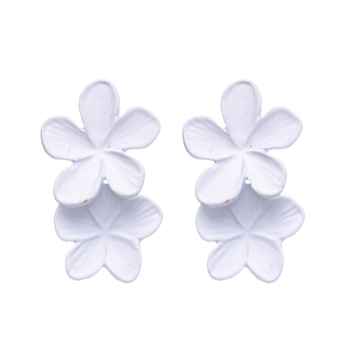 Kaksi kukkaa roikkuvat korvakorut