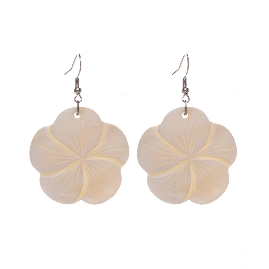 Hanging shell earrings flowers