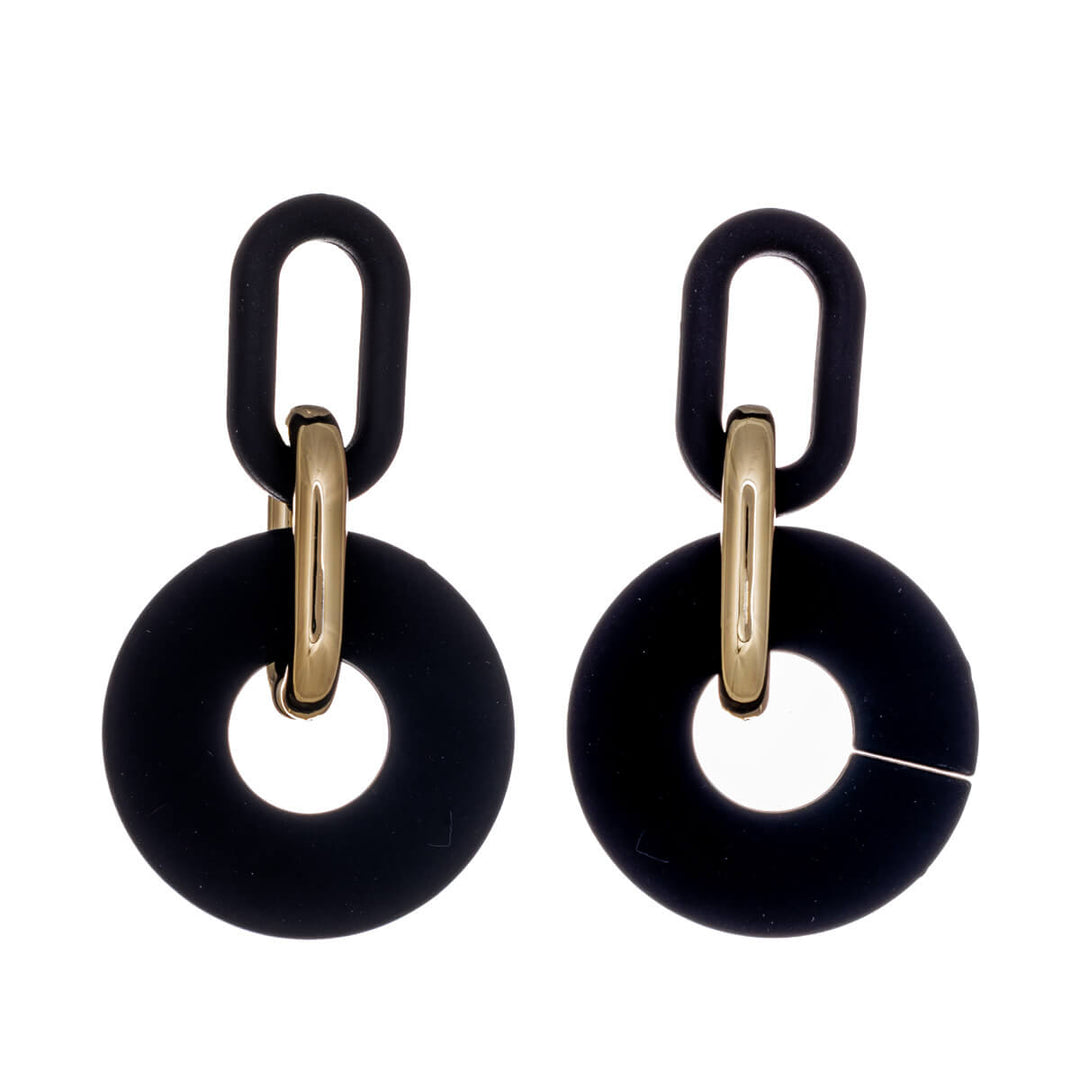 Bunte Hängeohrringe aus Kunststoff