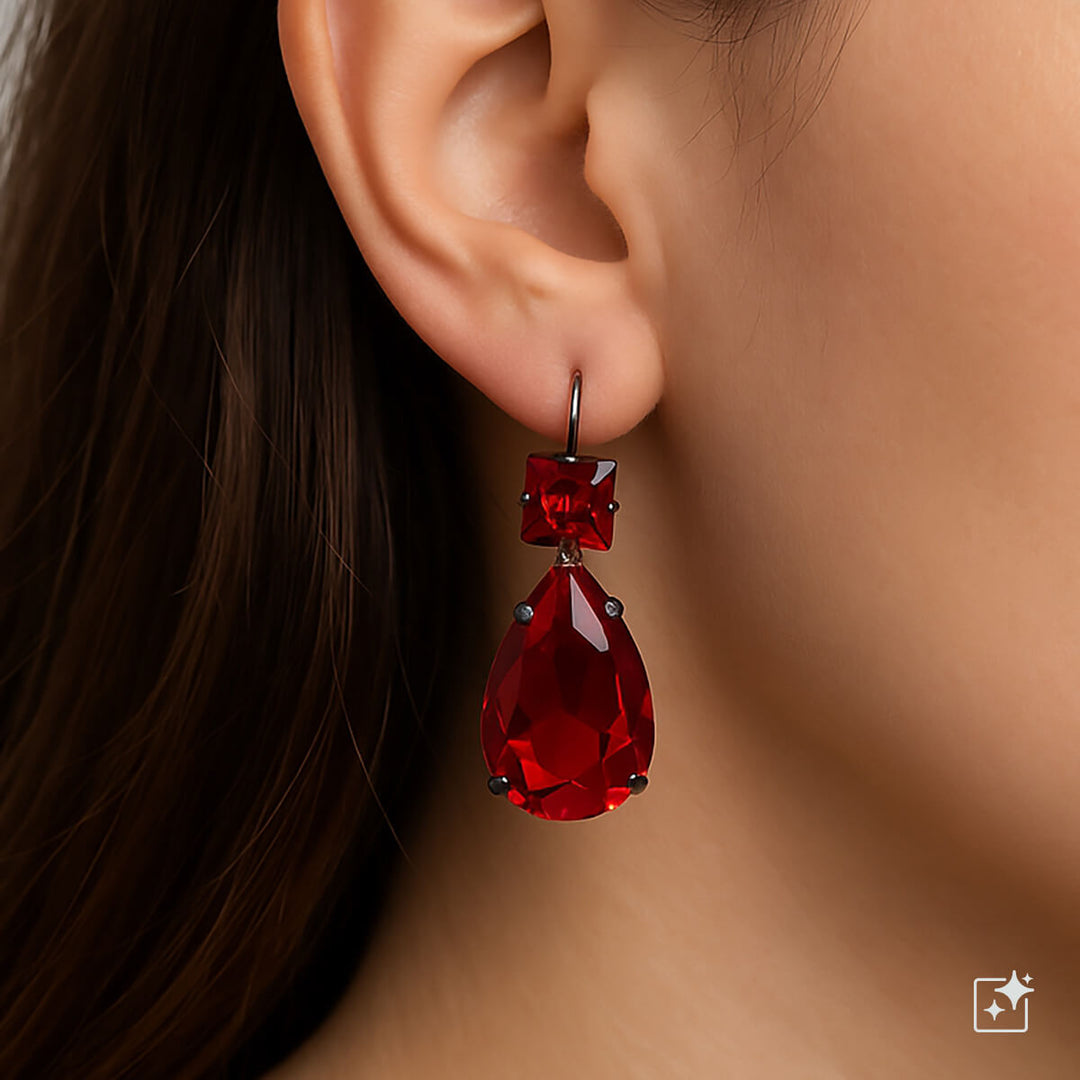 Tropfenförmige hängende Festtagsohrringe