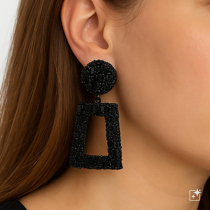 Große, funkelnde, eckige Ohrringe