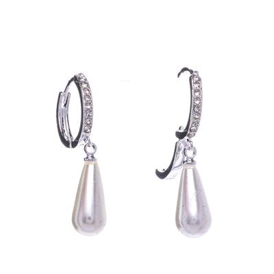 Glass stone sparkling earrings with pearl pendant