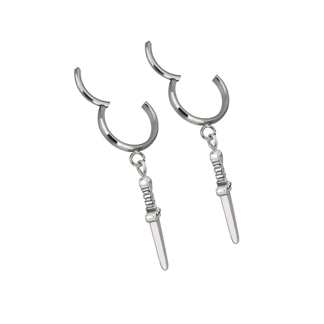 Titaani korvarenkaat miekka riipuksella (Titaani G23)