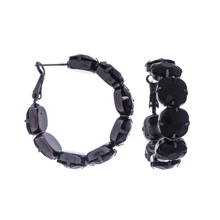 Schwarze Ohrringe mit Steinen