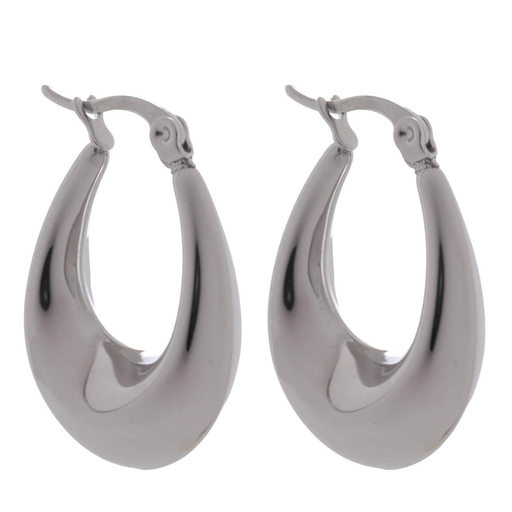 Die Ohrringe sind 2,7 cm breit (Stahl 316L).