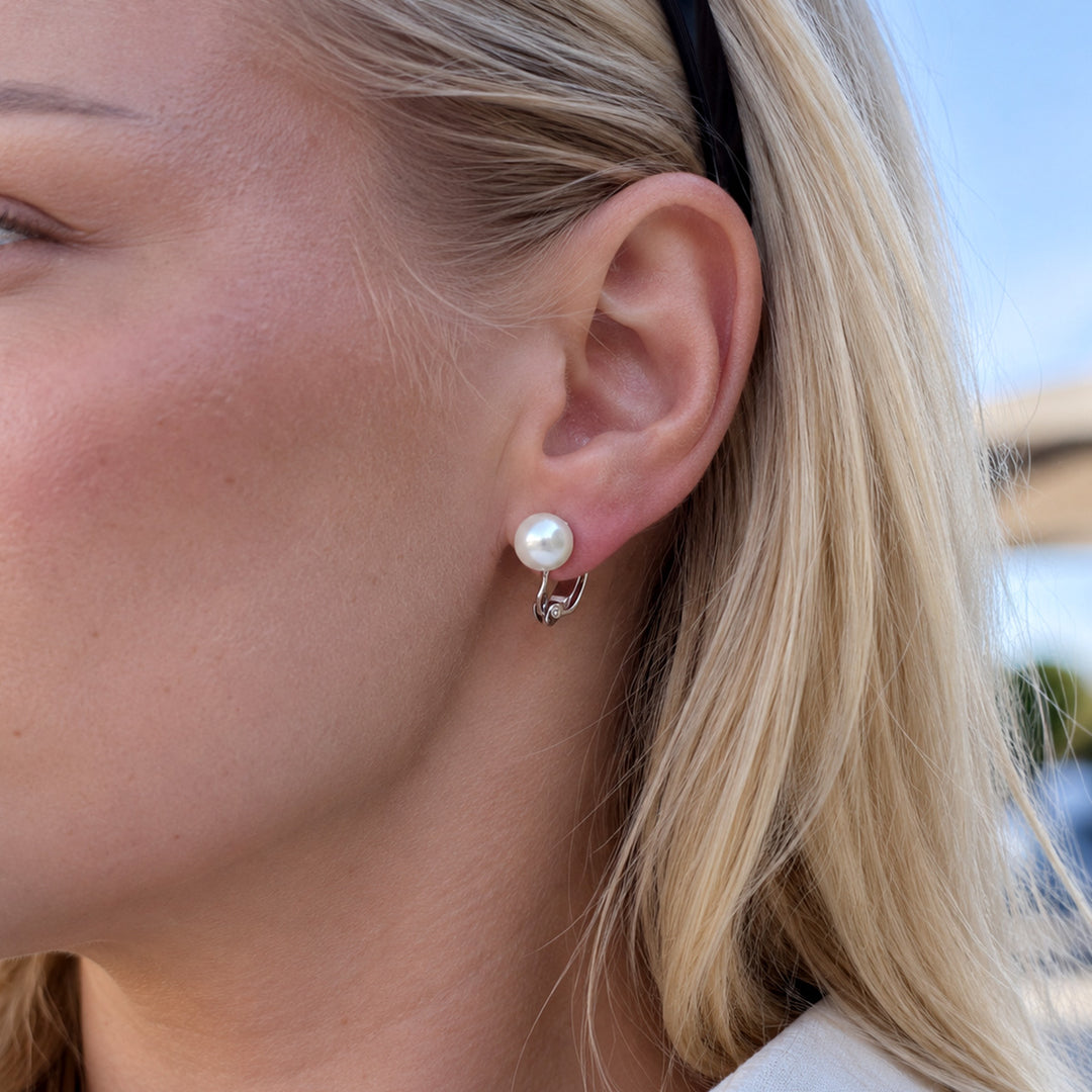 Valkoiset helmiklipsikorvakorut 8 mm