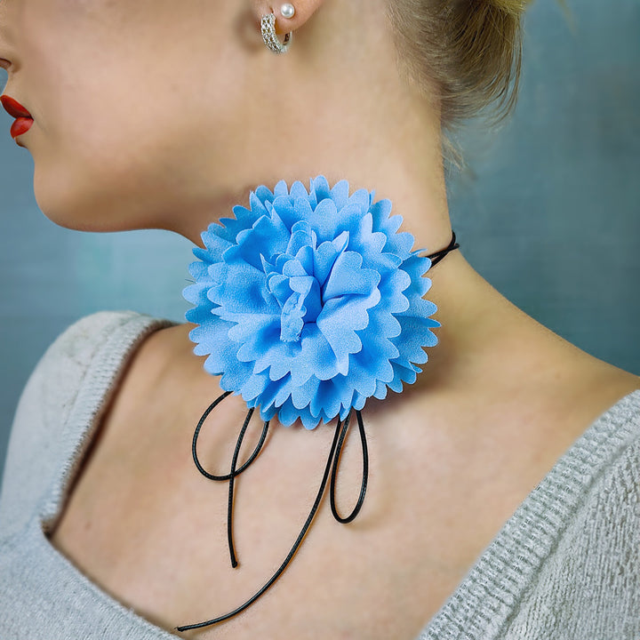 Binding flower choker necklace with cord