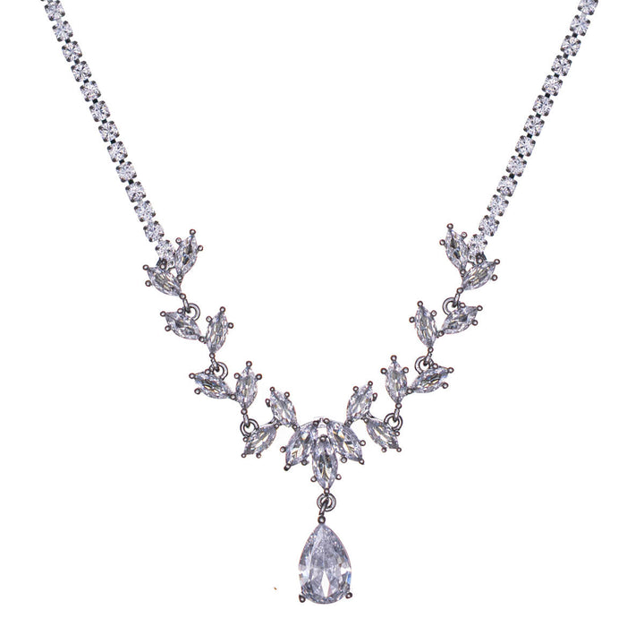 Vine-like zirconia necklace