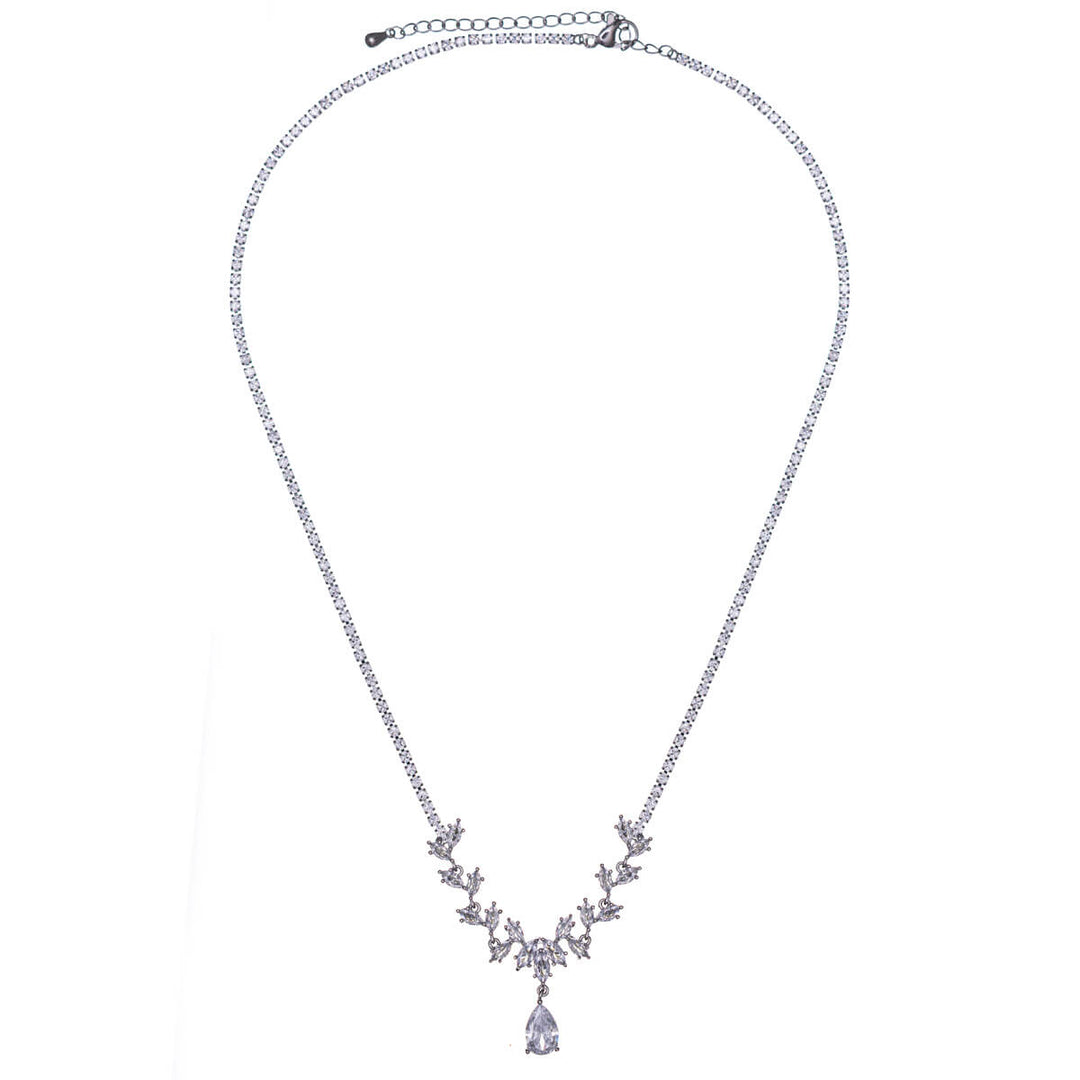 Vine-like zirconia necklace