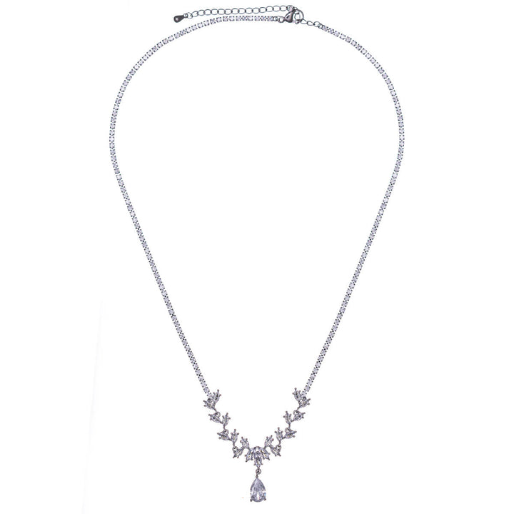 Vine-like zirconia necklace