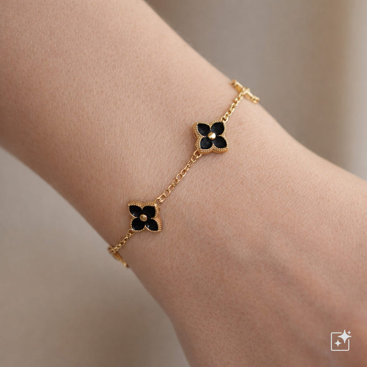 Delicate four-leaf clover bracelet with black finish (PVD-coated steel)
