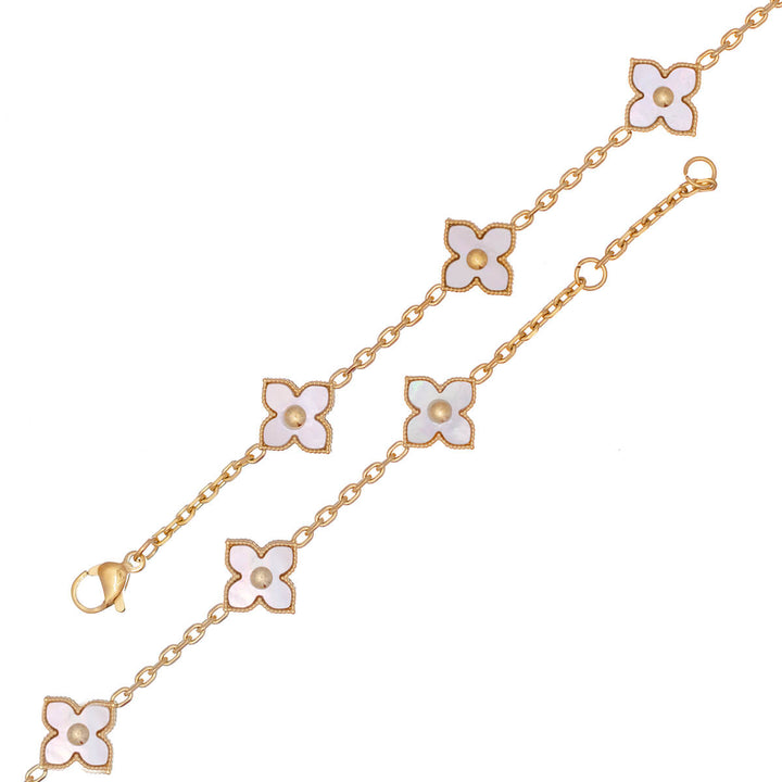Delicate four-leaf clover bracelet with pearl finish (PVD gold-plated steel)