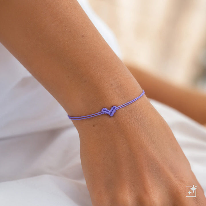 Adjustable heart-shaped bracelet
