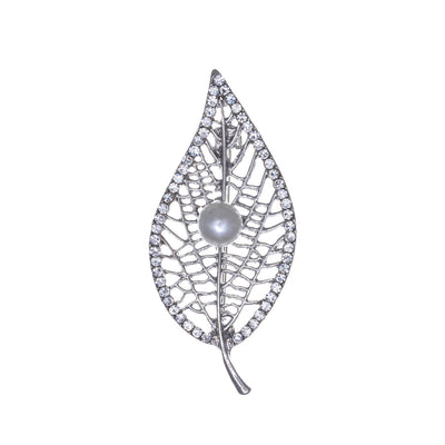 Glittering leaf brooch with pearl