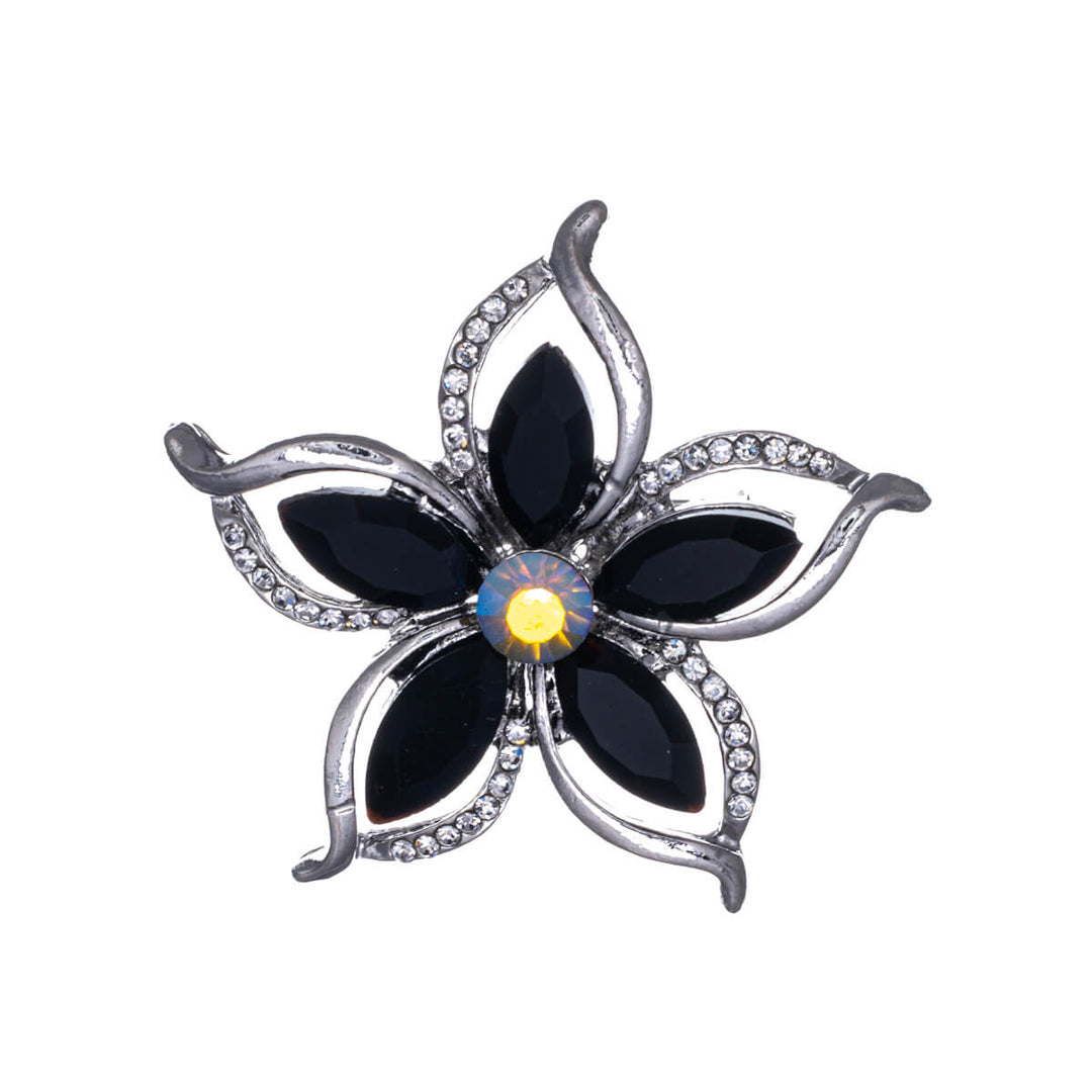 Sharp petal flower brooch