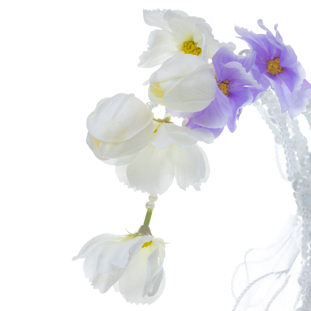 Helmikaari-Brautstrauß – weiß-violette Kunstblumen