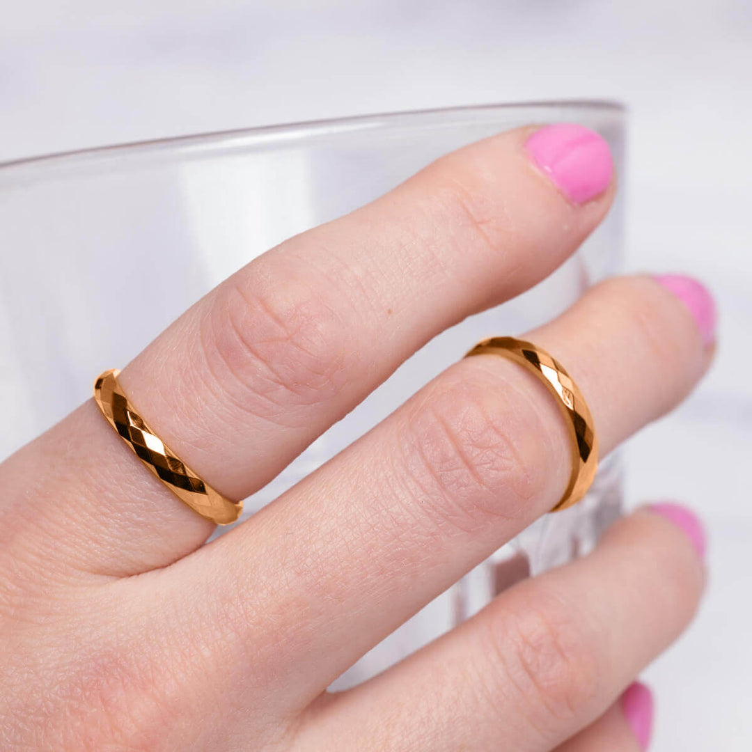 Ruusukultainen kapea viisteinen sormus 3mm (18K Teräs 316L)