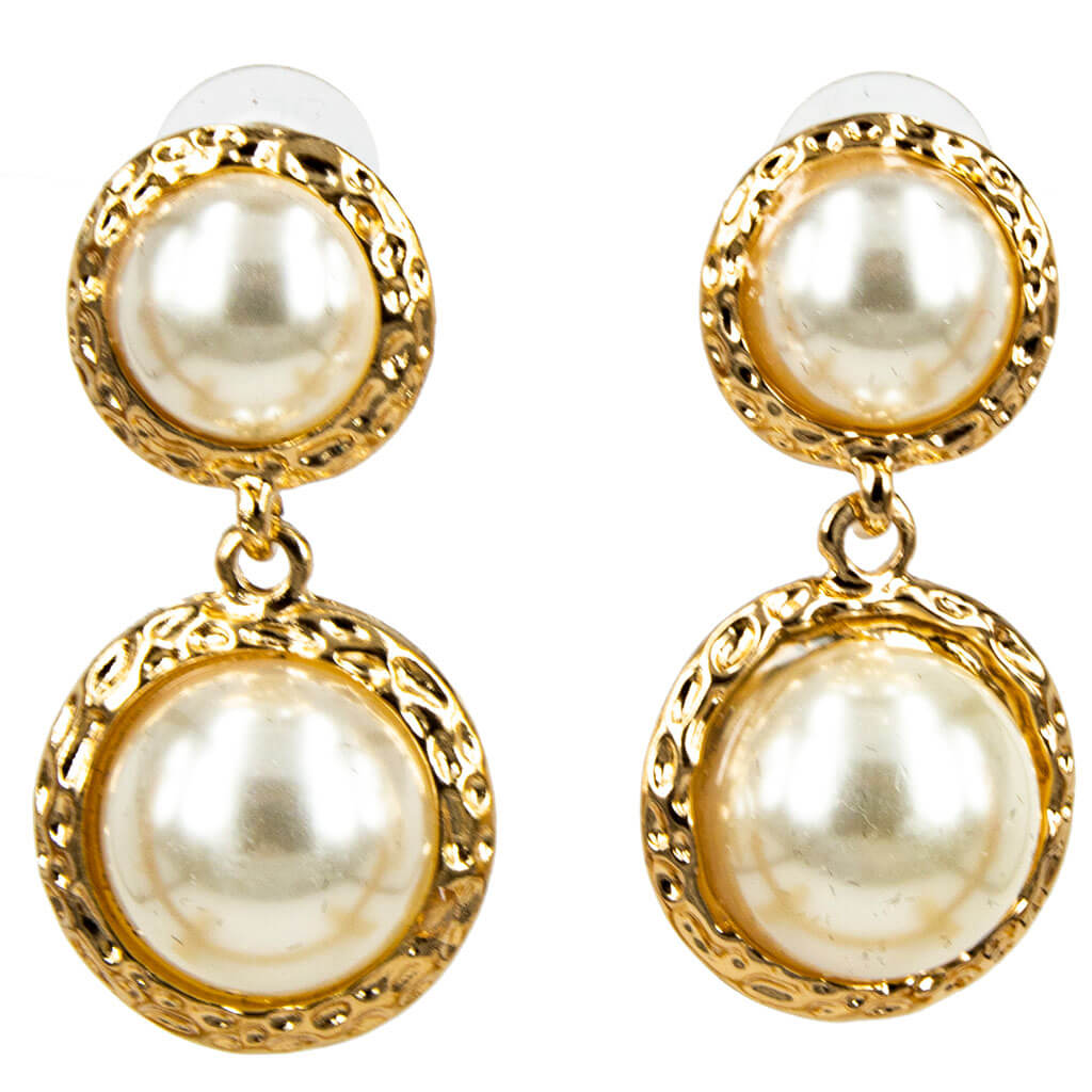 Hanging pearl earrings