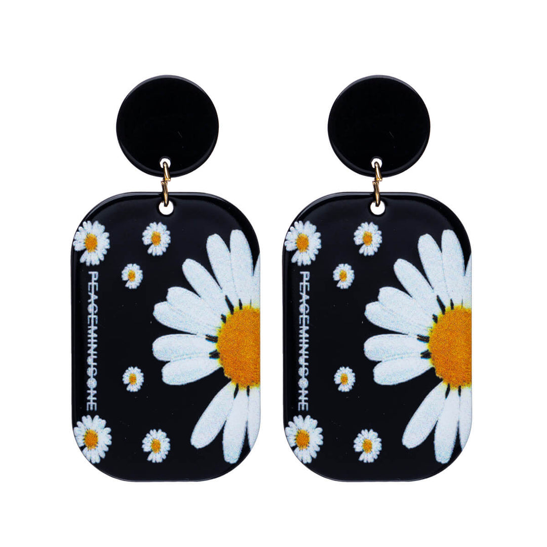 Plastic daisy earrings