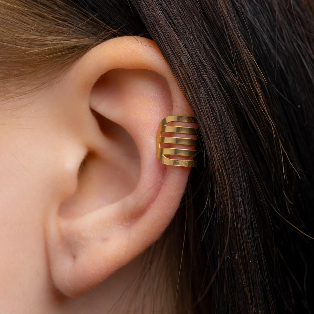 Leveä teräs ear cuff 1kpl