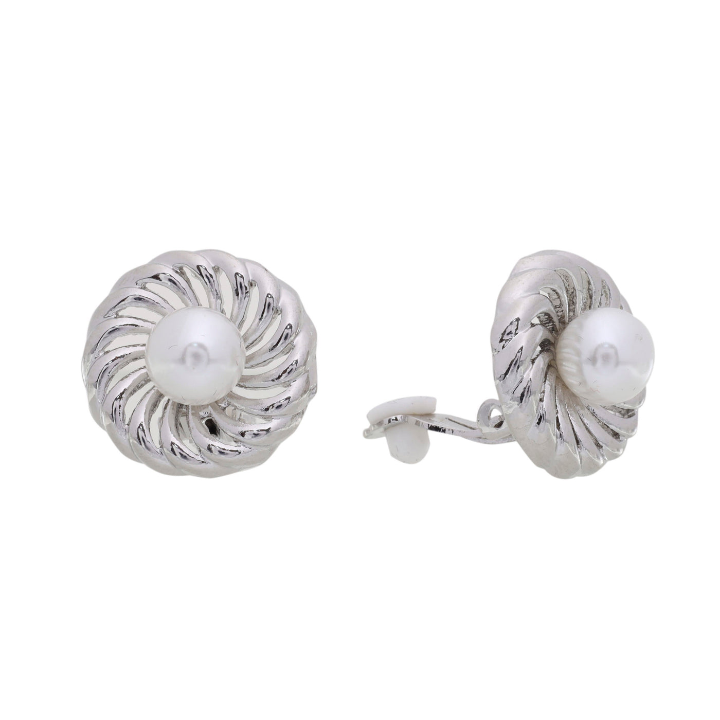 Round pearl clip earrings