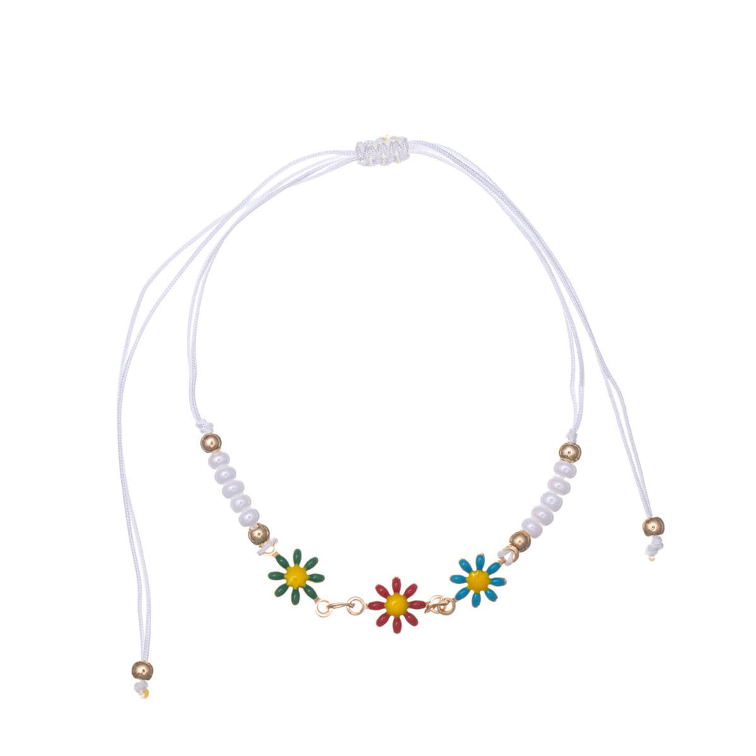 Adjustable daisy bracelet with beads