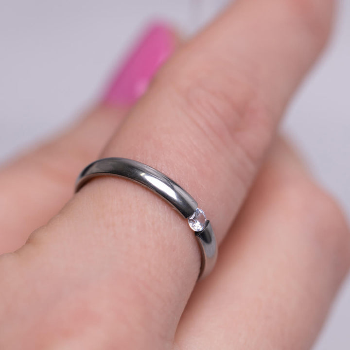 Schmaler Ring mit Zirkoniastein 3mm (Stahl 316L)